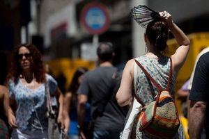 Temperaturas calurosas y escasas formaciones nubosas en el fin de semana