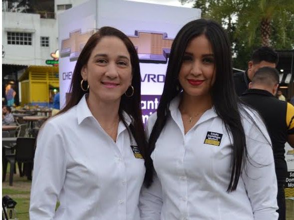 Carla Candelario y Liani Reyes.