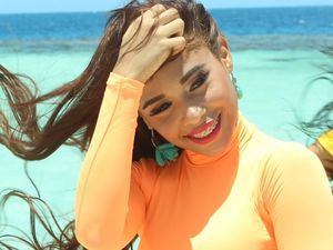 Steffany Constanza, &#34;La Peligrosa&#34; lanza el video &#34;Lo Malo&#34;