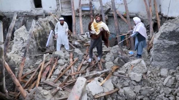 Terremoto en Afganistán: 'Perdí a trece miembros de mi familia'