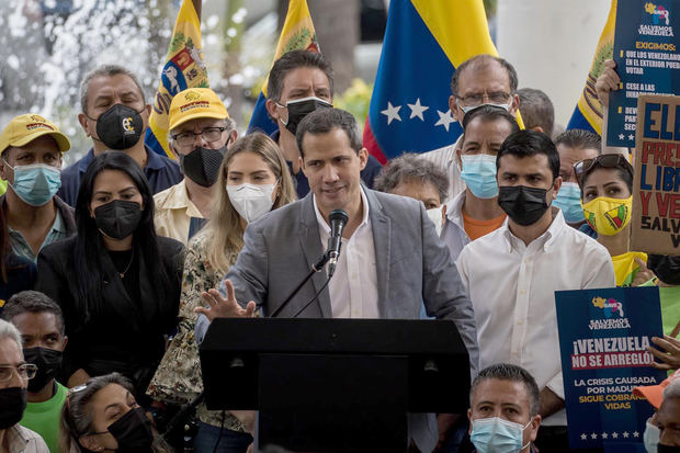 Fotografía del 17 de marzo del 2022 donde se observa a Juan Guaidó durante una rueda de prensa, en Caracas, Venezuela.