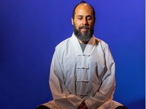 Casa Holos impartirá taller de meditación a cargo de Sandino Grullón 