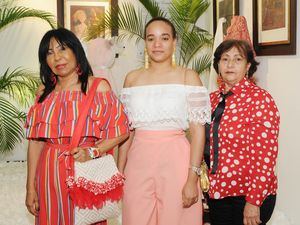 María Humeu,Yanill Luciano, Mirian Ortega.
