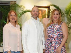 Vicky Jacquez, Juan Carlos Tabares, Adolfina Lluberes. 