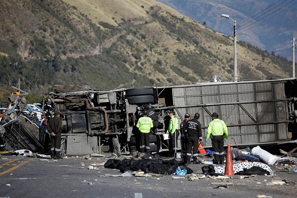 Autobus siniestrado en Ecuador