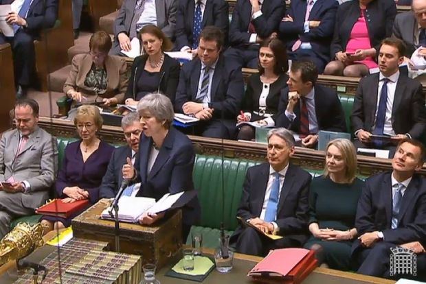 El Parlamento descarta un 'brexit abrupto' y deja la prórroga como única opción
