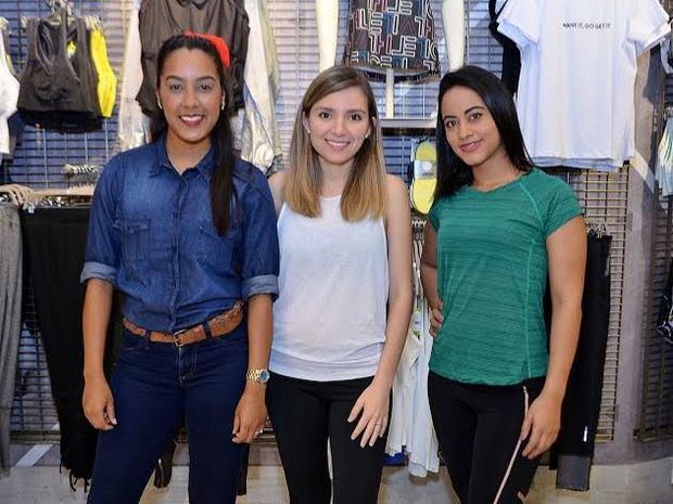 María B. Valdés, Andreina Arroyo y Paola Fumo.