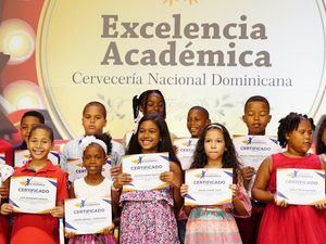 Cervecería Nacional Dominicana reconoce a 650 hijos de empleados por excelencia Académica