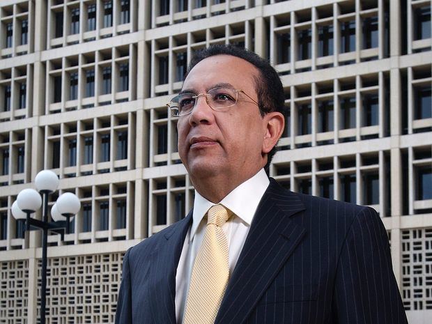Héctor Manuel Valdez Albizua, gobernador del Banco Central de la República Dominicana.