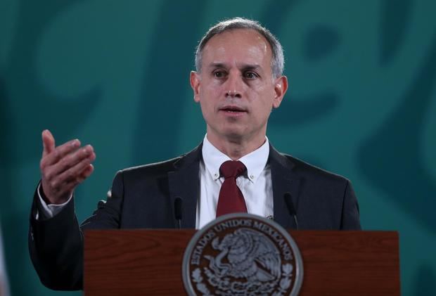 Fotografía del subsecretario de salud Hugo López Gatell, durante su conferencia matutina en Palacio Nacional de la Ciudad de México, México.