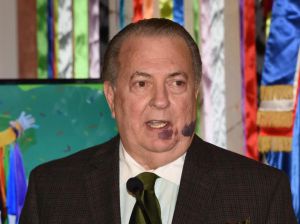 El ministro de Cultura, Eduardo Selman, saluda la promulgación de la Ley de Mecenazgo Cultural