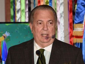 Ministro Eduardo Selman expresa profundo pesar por fallecimiento de Enrique Armenteros Rius