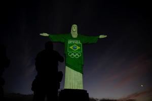 El Cristo Redentor se tiñe de verde y amarillo a cien días de Tokio 2020