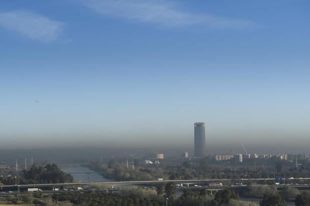 Ya prácticamente no hay lugar seguro. Según el primer estudio mundial sobre contaminación atmosférica, sólo un 0,18 % de la superficie terrestre y un 0,001 % de la población mundial vive en niveles de contaminación considerados seguros por la Organización Mundial de la Salud.