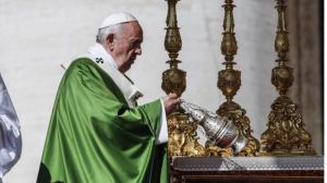 El papa pide recuperar la humanidad en la Jornada del Migrante