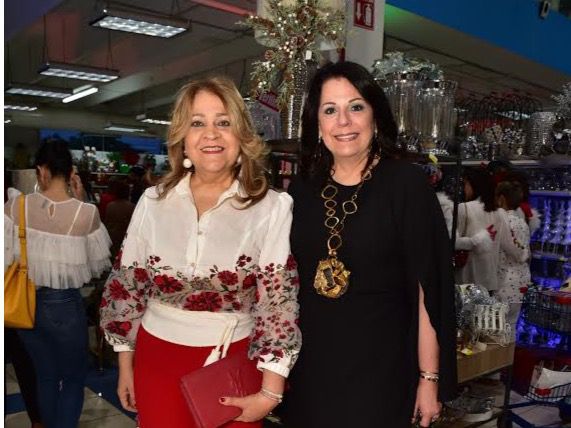 Caride Hache y Chabela Estrella De Bisonó.