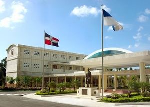 Abinader anuncia una extensión de la UASD y un Palacio de Justicia en SDE