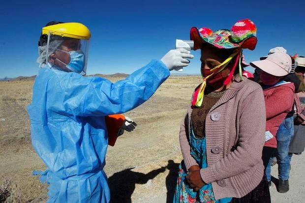 El comité del organismo internacional instó al Gobierno de Perú a incluir a las organizaciones indígenas en la toma de decisiones para hacer frente a la pandemia en las poblaciones nativas, que suman más de 6 millones de personas, lo que representa a casi el 19 % de la población nacional.