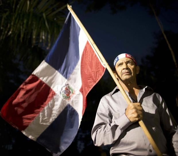 Marchan contra haitianos.