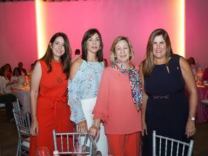 Claudine Lovaton, Margarita Simó, Julia De Simó y Sandra Morales.