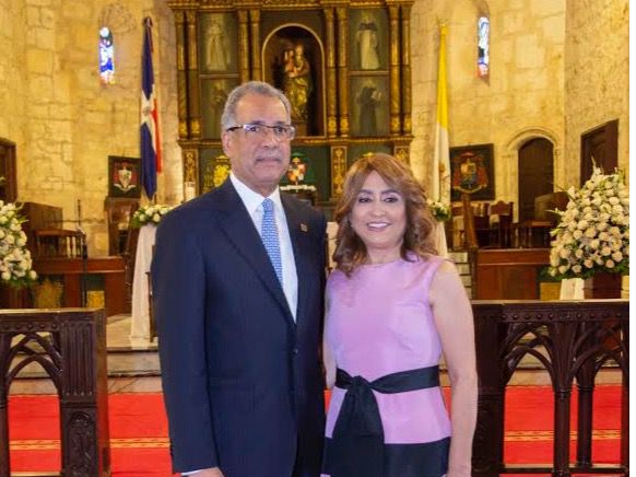 Simón Lizardo Mézquita y Jacqueline Ortiz de Lizardo. 