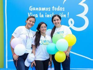 Claudia Suero, Maria Cedeño y Mabel Guerrero.