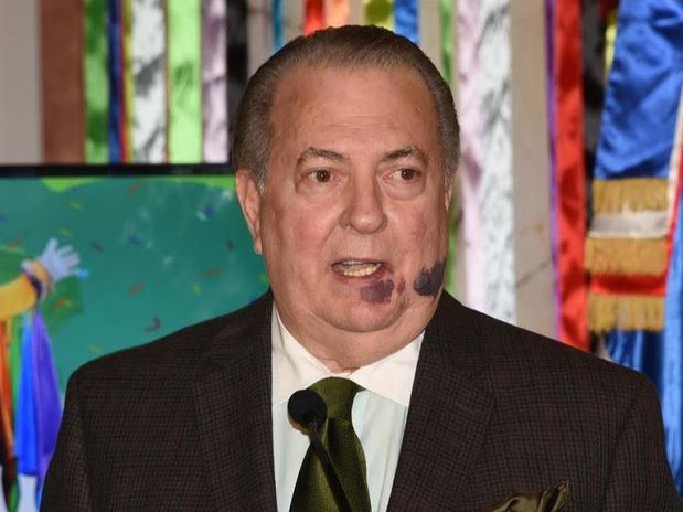 Eduardo Selman, ministro de Cultura.