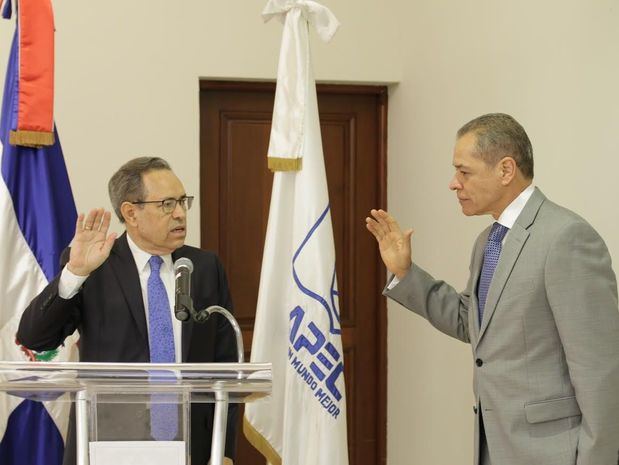 Juramentación del Lic. Fernando Langa a la Presidencia del Consejo de Directores de APEC.