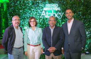 César Rodríguez, Ginny Taulé, Ricardo García y Domingo Contreras.