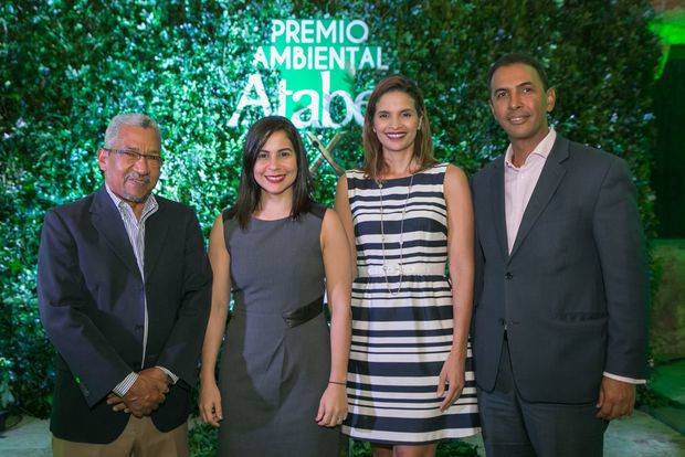 Ricardo García, Chisty Luciano, Tanny Vásquez y Domingo Contreras.
            