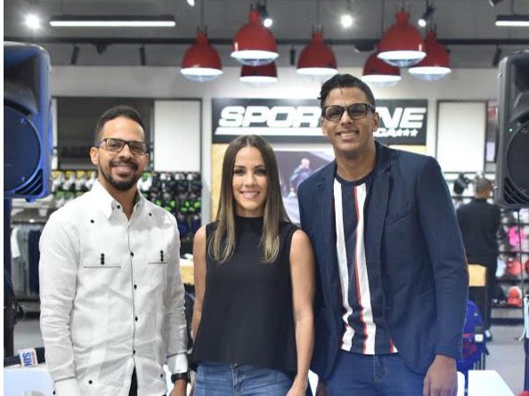 Eddy Mercedes, Karina Larrauri y Willy Aquino.