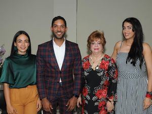 Sarah Tio, Luis Sena, Mildred Sánchez Noble y Laura Mella.