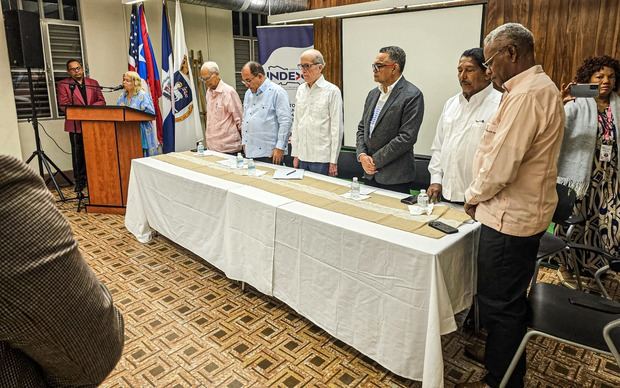 Max Puig hace llamado en Puerto Rico a unir fuerzas frente al cambio climático.