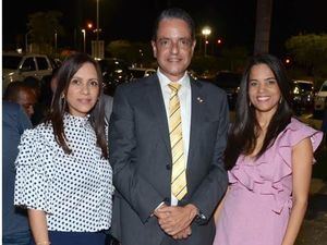 Dayanara Hernández de García, Tony Sánchez y Marlen Mejía.