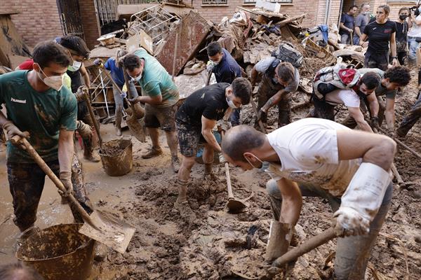Suben a 210 las víctimas mortales por la dana en la provincia de Valencia