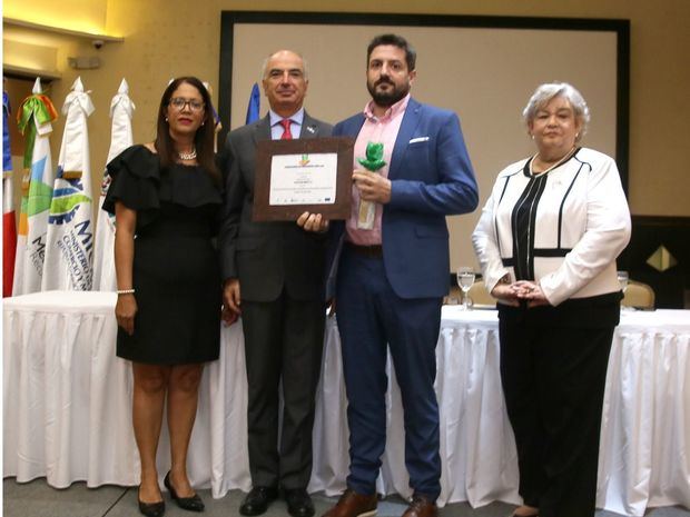 Olga Rosario, Gianlupa Grippa, Luis Pantin de SPBE y Zoila González (2)