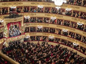 La 'Tosca' de Puccini abrió hoy por primera vez la temporada lírica de La Scala de Milán.