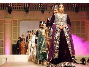 Desfile de moda de Hyderabad por Sidra Talpur