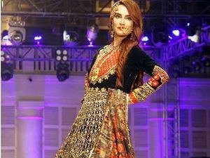 Desfile de moda de Hyderabad por Sidra Talpur