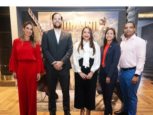 Carolina Veras, José Enrique Fernández, Massiel González, Christina De Los Santos y Luis Patiño.