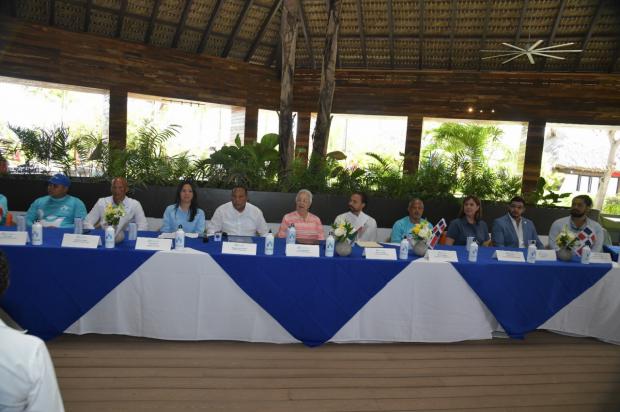 Clúster Turístico de Puerto Plata firma acuerdo para promover la sostenibilidad ambiental