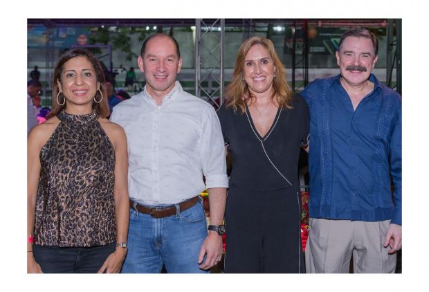  Sandra Tejeda, Omar Acosta, Mara Viesca y Rogelio Viesca.