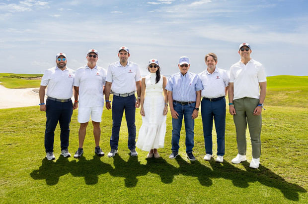 Andrés Noboa, José Tomás Contreras, Alberto Mencía, Claudia Pellerano, Frank Rainieri, Marco Henríquez y Frank Rodríguez