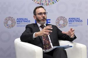 Latinoamérica crecerá ligeramente en 2023 pero enfrentará una alta inflación