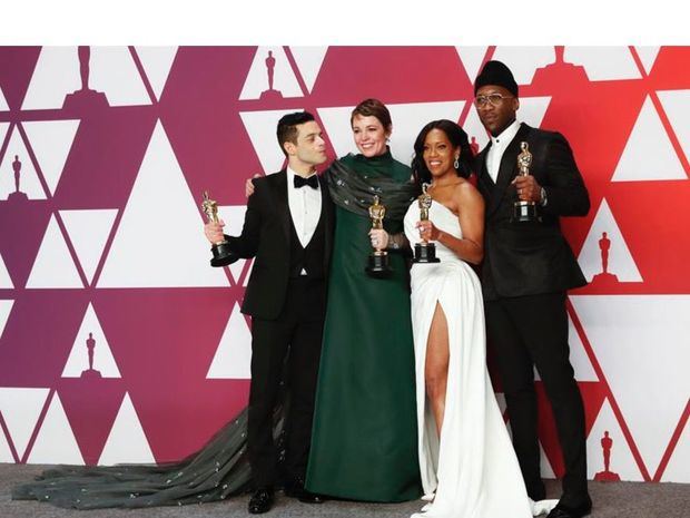 Rami Malek, ganador del premio al mejor actor en un papel principal por 'Bohemian Rhapsody, Olivia Colman, ganador de la mejor actriz por The Favourite, Mahershala Ali, ganador del mejor actor de reparto por Green Book y Regina King, ganadora de la Mejor Actriz de Reparto por 'If Beale Street Could Talk', posa en la sala de prensa durante la 91a ceremonia anual de los Premios de la Academia en el Dolby Theatre de Hollywood, California, EE. UU., 24 de febrero de 2019. Se presentan los Oscar por sus esfuerzos individuales o colectivos sobresalientes en 24 categorías de cine. 