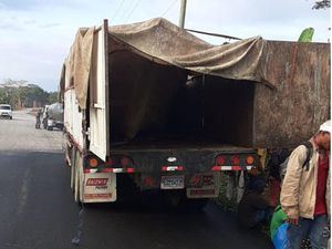 Interceptan camión transportaba yola para viaje ilegal a Puerto Rico