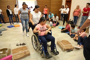 Niños y niñas en la actividad