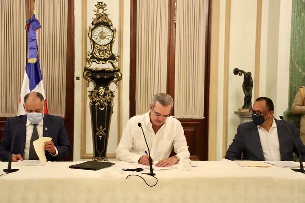 El presidente Luis Abinader invitó a Palacio Nacional al sector cooperativo y al Instituto de Desarrollo y Crédito Cooperativo.