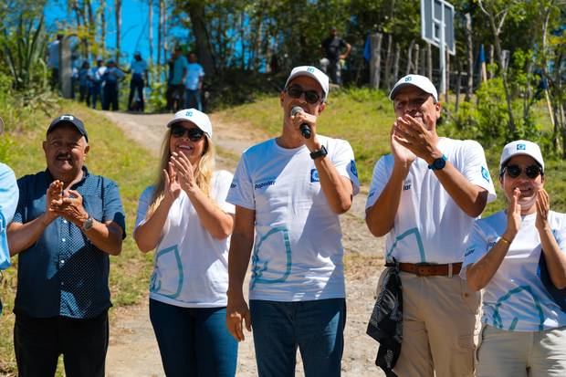 De izquierda a derecha, Leocadio Abreu, Dinorah Grullón Hernández, José Mármol,
Ricardo de la Rocha y Mariel Bera.