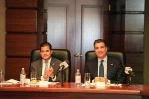 De izquierda a derecha, los señores David Llibre, presidente de ASONAHORES y
Christopher Paniagua, presidente ejecutivo del Banco Popular Dominicano.
